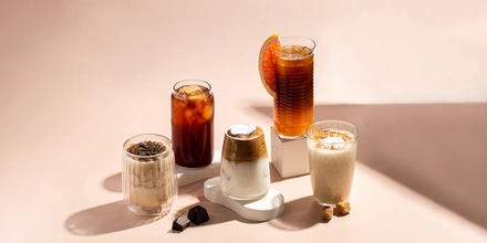 Айс раф, кофе с урбечем и матча латте: рецепты холодного кофе для летнего настроения