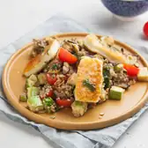 Салат Табуле с&nbsp;овощами гриль, сыром Халумис и&nbsp;фисташками