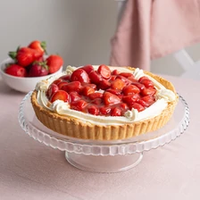 Клубничный пирог из слоёного теста