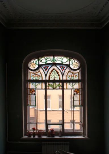 Зачем мы ходим по парадным Петербурга и не только