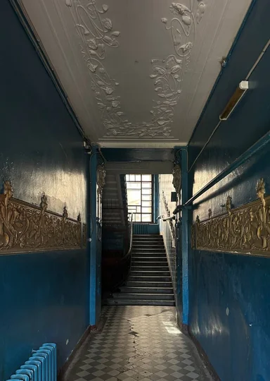 Зачем мы ходим по парадным Петербурга и не только