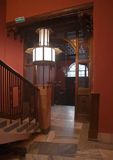 Зачем мы ходим по парадным Петербурга и не только