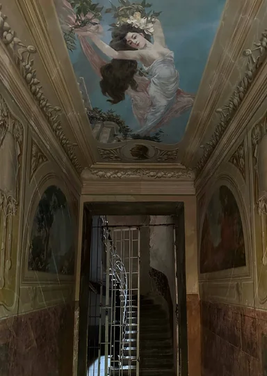 Зачем мы ходим по парадным Петербурга и не только