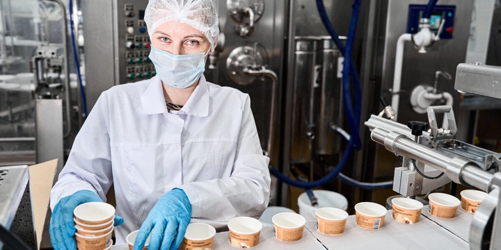 Берём верхнюю ноту: как правильно есть голубое мороженое «Кукис»