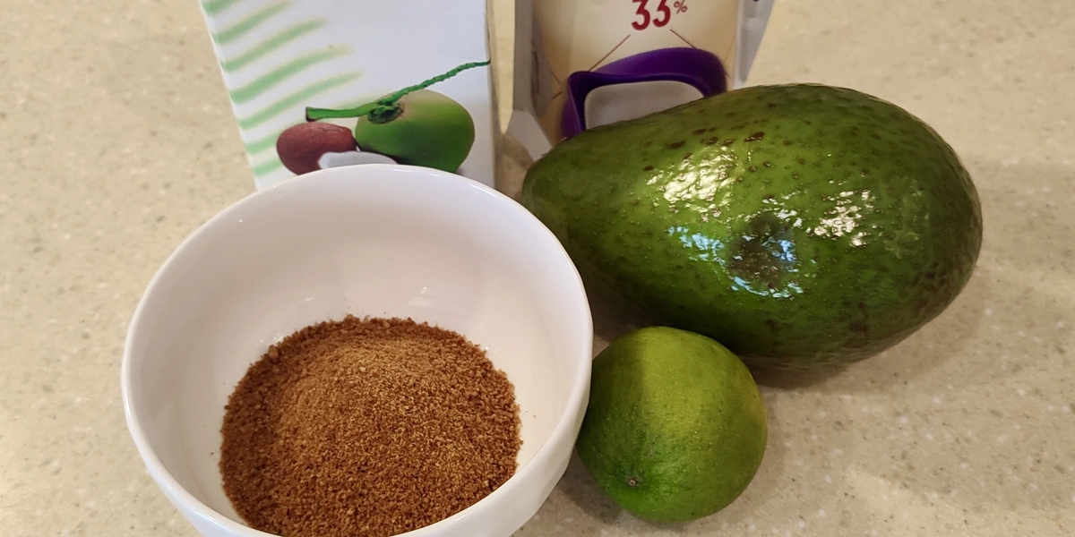 Эксперимент: готовим мороженое из&nbsp;авокадо и&nbsp;не только