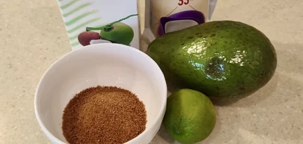 Эксперимент: готовим мороженое из авокадо и не только