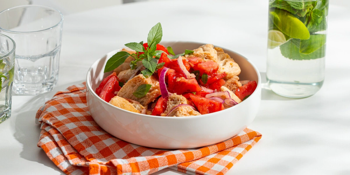 Летние салаты: простые рецепты на&nbsp;скорую руку