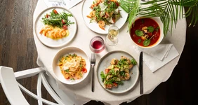 Что приготовить из креветок: 10 простых и вкусных рецептов