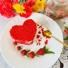 Торт «Красный бархат» с кремом и клубничным конфитюром