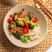 Мясо по-тайски с&nbsp;лапшой