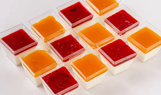 Ассорти панна-котта «Манго-маракуйя-Клубника» в стаканчиках, 12 шт