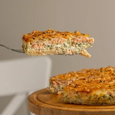 Слоёный пирог с рыбой