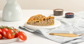 Пирог с мясом из слоёного теста