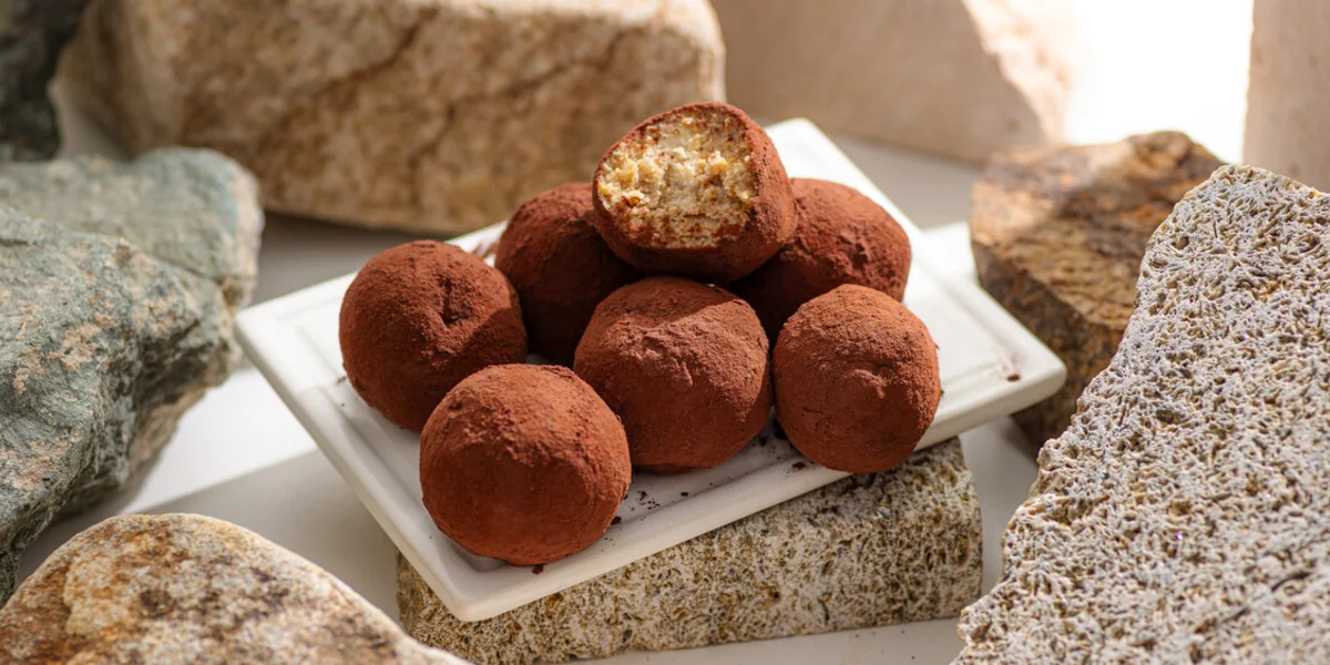 Рецепты десертов без выпечки: желейные котики, тирамису-боллы и ещё 5 проверенных идей