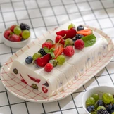 Десерт из сметаны и фруктов