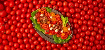 От ачичука до шакшуки: что приготовить из помидоров прямо сейчас и на зиму