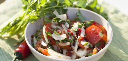 От ачичука до шакшуки: что приготовить из помидоров прямо сейчас и на зиму