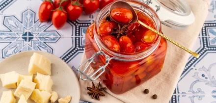 От ачичука до шакшуки: что приготовить из помидоров прямо сейчас и на зиму