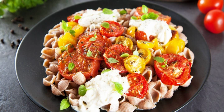 От ачичука до&nbsp;шакшуки: что приготовить из&nbsp;помидоров прямо сейчас и&nbsp;на&nbsp;зиму