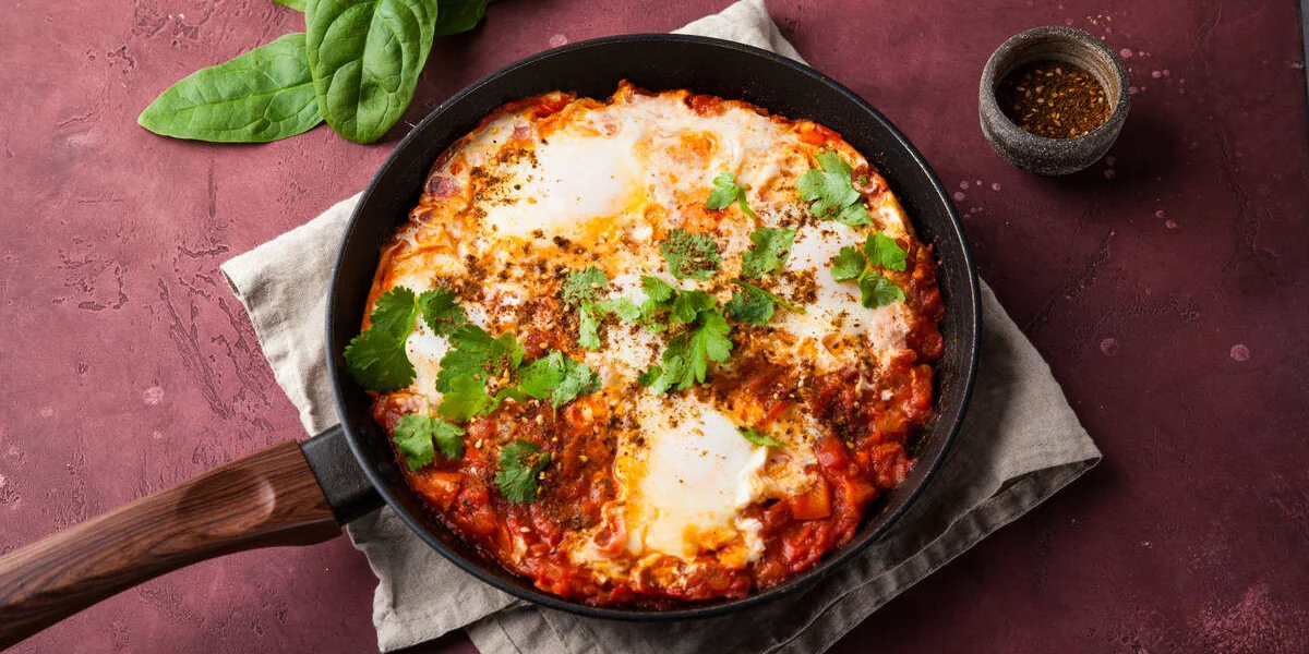 От ачичука до шакшуки: что приготовить из помидоров прямо сейчас и на зиму