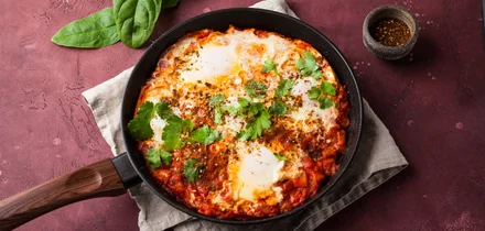 От ачичука до шакшуки: что приготовить из помидоров прямо сейчас и на зиму