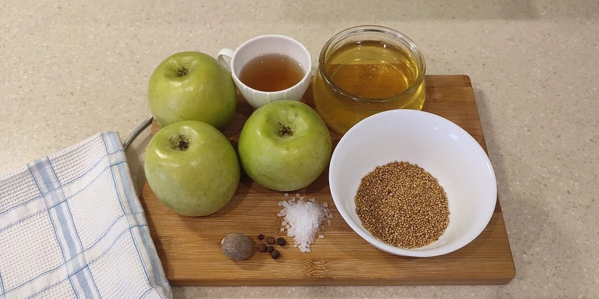 Эксперимент: варим яблочно-медовую горчицу