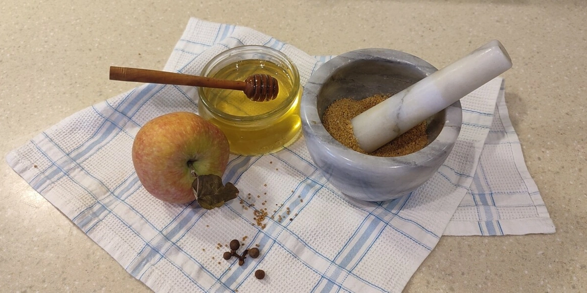 Эксперимент: варим яблочно-медовую горчицу