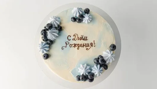 Торт «Воздушные барашки» в бирюзе