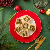 Тарталетки со шпротами и соусом тартар