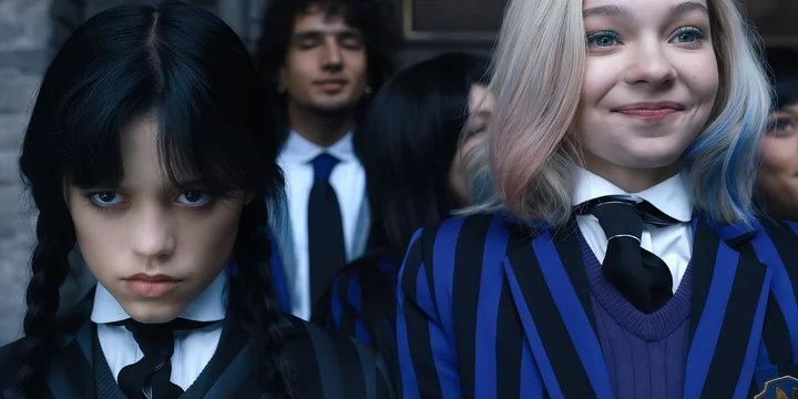 Разбор «Уэнздей»: почему быть «не такой, как все» — хорошо