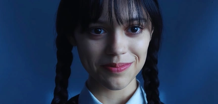 Разбор «Уэнздей»: почему быть «не такой, как все» — хорошо