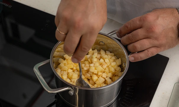 Пирожки с яблоками, шаг 3/11
