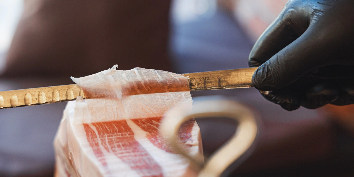 Чем отличается хамон от&nbsp;прошутто и&nbsp;при&nbsp;чём здесь гитара