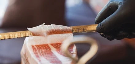 Чем отличается хамон от прошутто и при чём здесь гитара