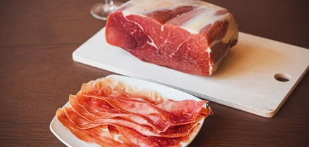 Чем отличается хамон от прошутто и при чём здесь гитара