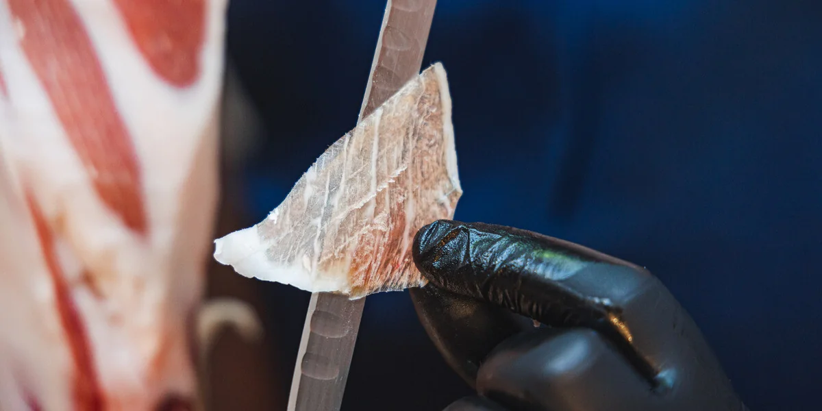 Чем отличается хамон от прошутто и при чём здесь гитара