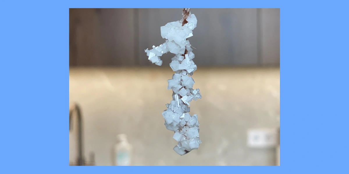 Как вырастить кристалл из соли: безопасный опыт для детей и взрослых