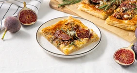 Пирог с инжиром и сыром