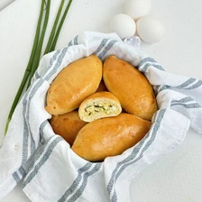 Пирожки с яйцом и луком