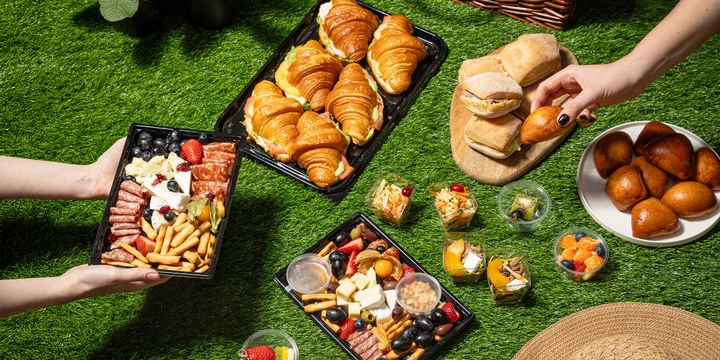 Вкус торжества: кейтеринг, торты и подарки от «ВкусВилл Праздник» теперь и в приложении