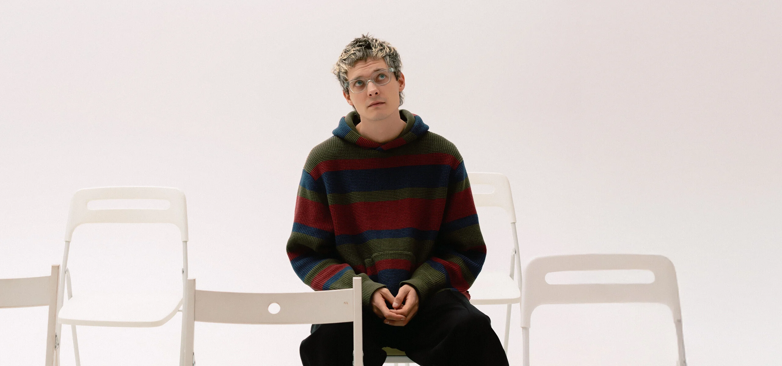 «Мы точно будем ошибаться»: говорим о катастрофизации родительства с музыкантом Алексеем Шалым