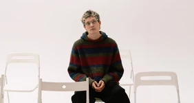 «Мы точно будем ошибаться»: говорим о катастрофизации родительства с музыкантом Алексеем Шалым