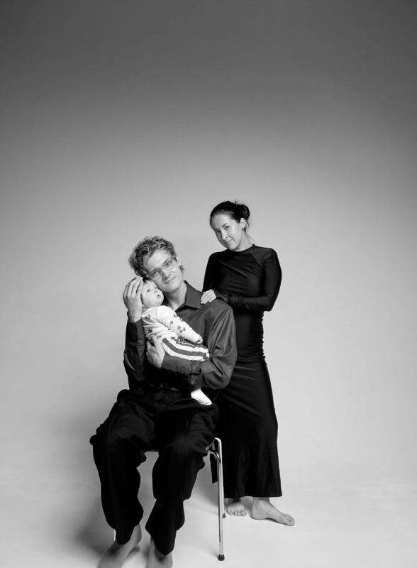 «Мы точно будем ошибаться»: говорим о&nbsp;катастрофизации родительства с&nbsp;музыкантом Алексеем Шалым