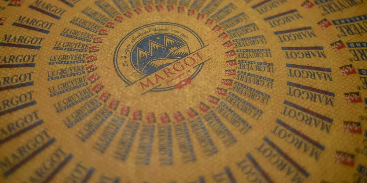 Как отличить настоящий швейцарский сыр от его копии