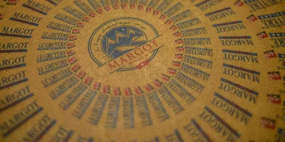 Как отличить настоящий швейцарский сыр от его копии