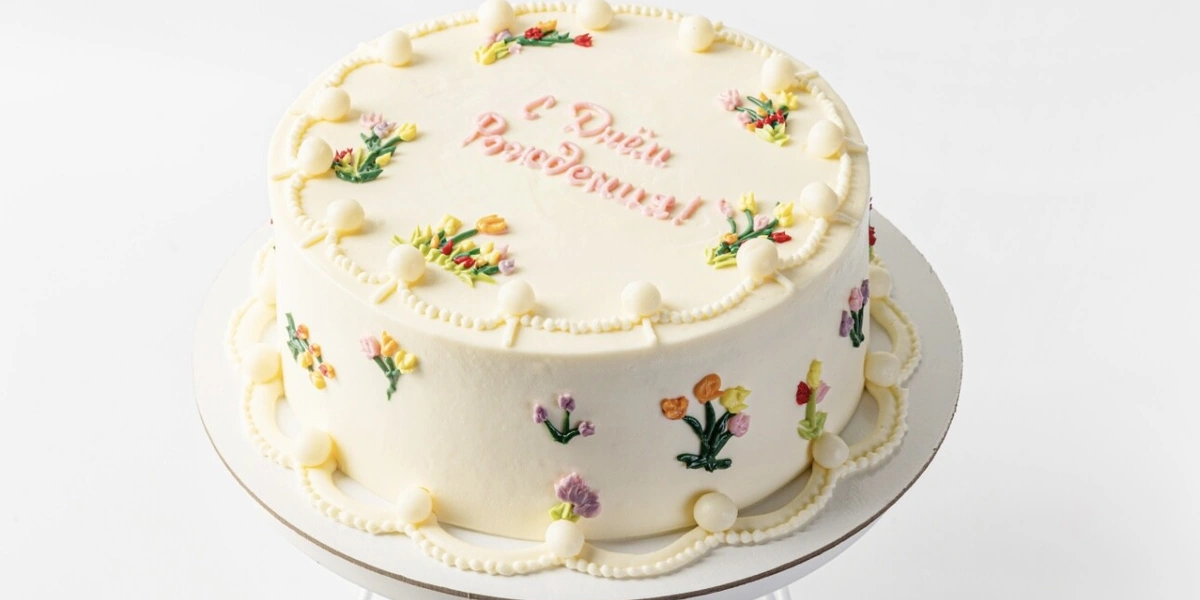 Вкус торжества: кейтеринг, торты и подарки от «ВкусВилл Праздник» теперь и в приложении