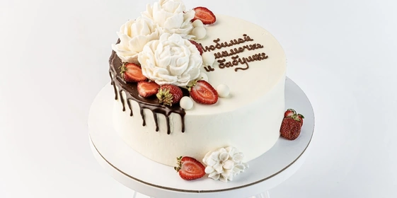 Вкус торжества: кейтеринг, торты и подарки от «ВкусВилл Праздник» теперь и в приложении