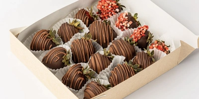 Вкус торжества: кейтеринг, торты и подарки от «ВкусВилл Праздник» теперь и в приложении