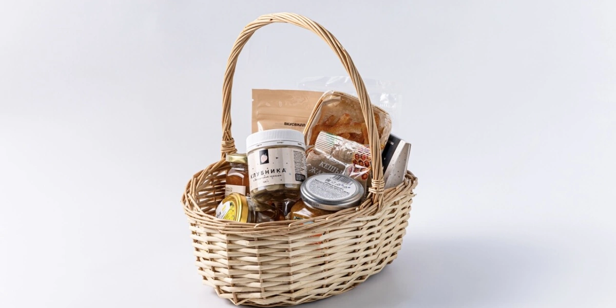 Вкус торжества: кейтеринг, торты и подарки от «ВкусВилл Праздник» теперь и в приложении