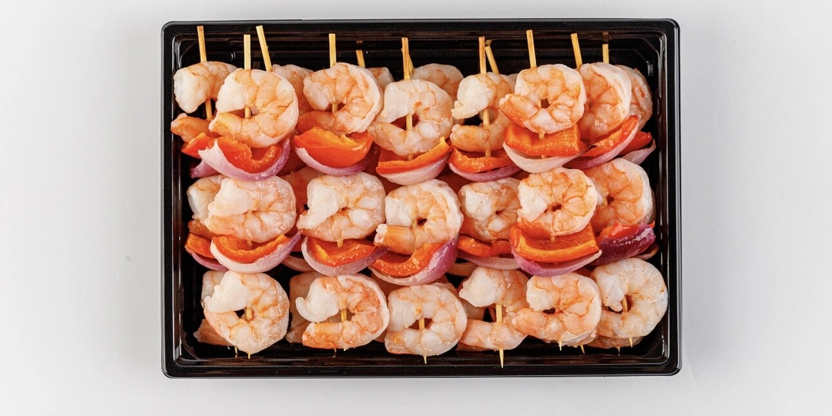 Вкус торжества: кейтеринг, торты и подарки от «ВкусВилл Праздник» теперь и в приложении